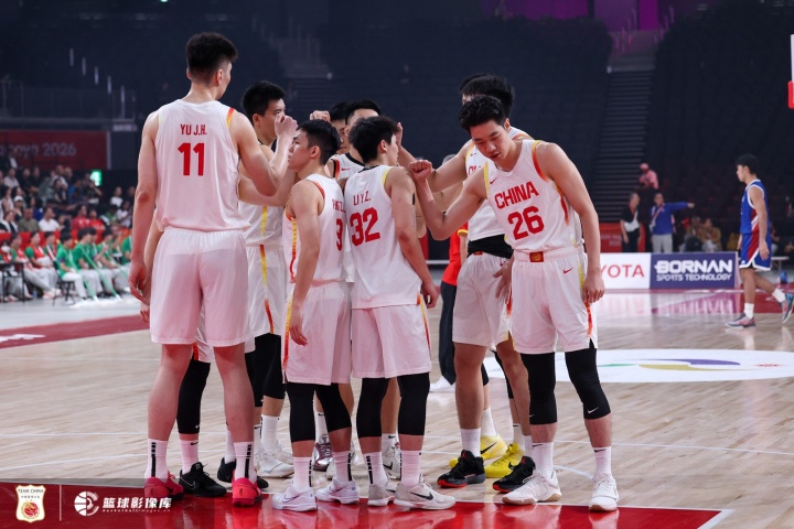 苏群：中国男篮被日本二队打崩了 这场惨败是从心态崩溃开始的